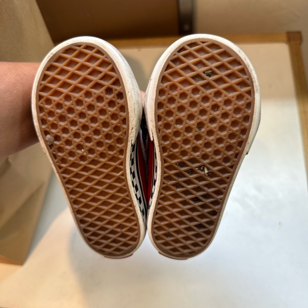 VANS - Picture 3 of 3